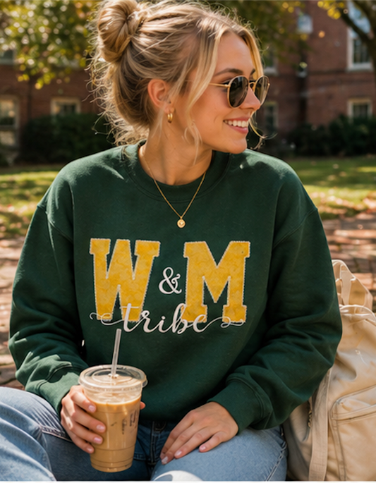 William & Mary Tribe Appliqué Crewneck Sweatshirt – Forest Green Boutique College Sweatshirt